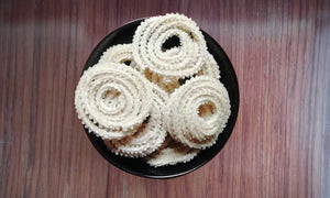 Rice Butter Chakri / Chakli ( Butter Morukku )